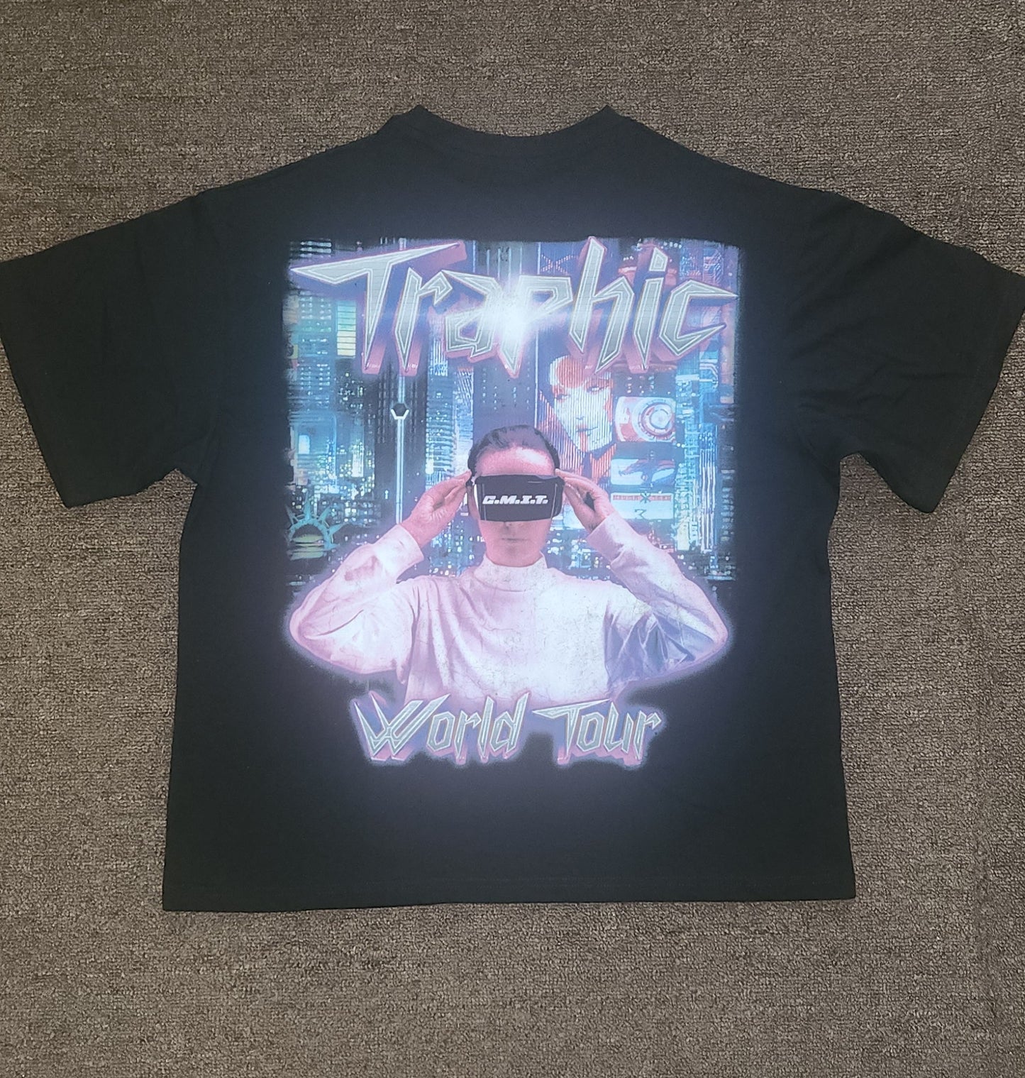 TRAPHIC × WORLD TOUR TEE